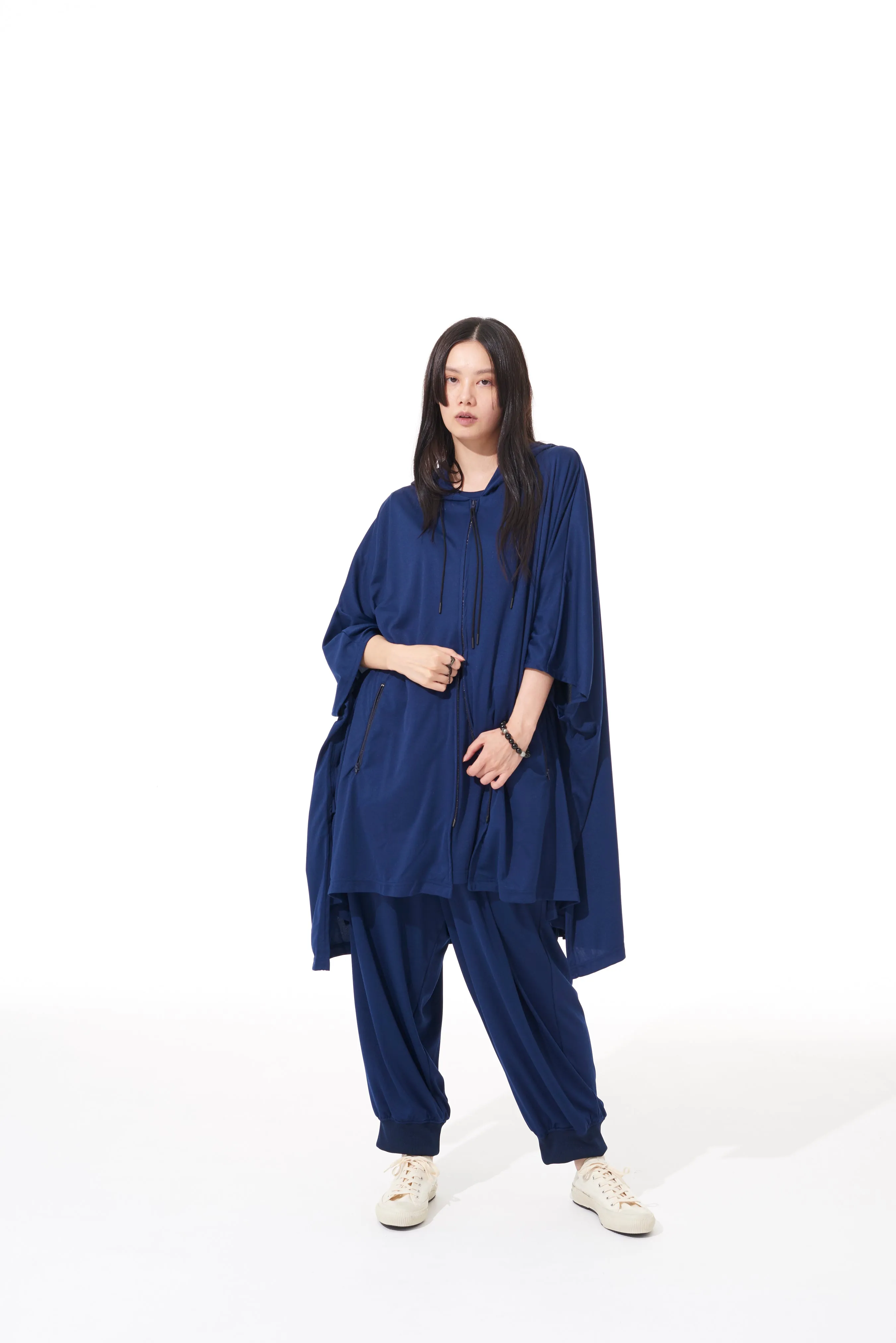 HIGH-GAUGE POLYESTER SMOOTH JERSEY HOODIE PONCHO