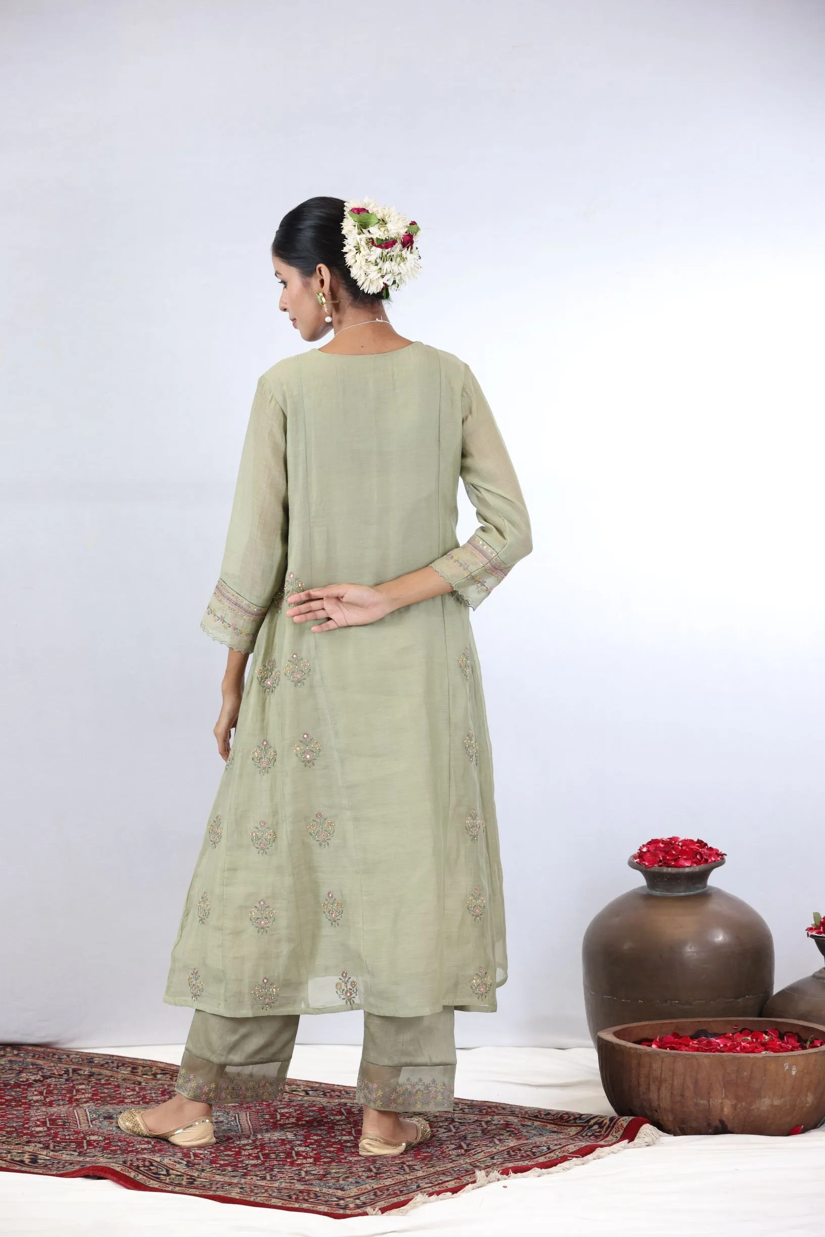 KALI EMBROIDERED KURTA SET - GREEN