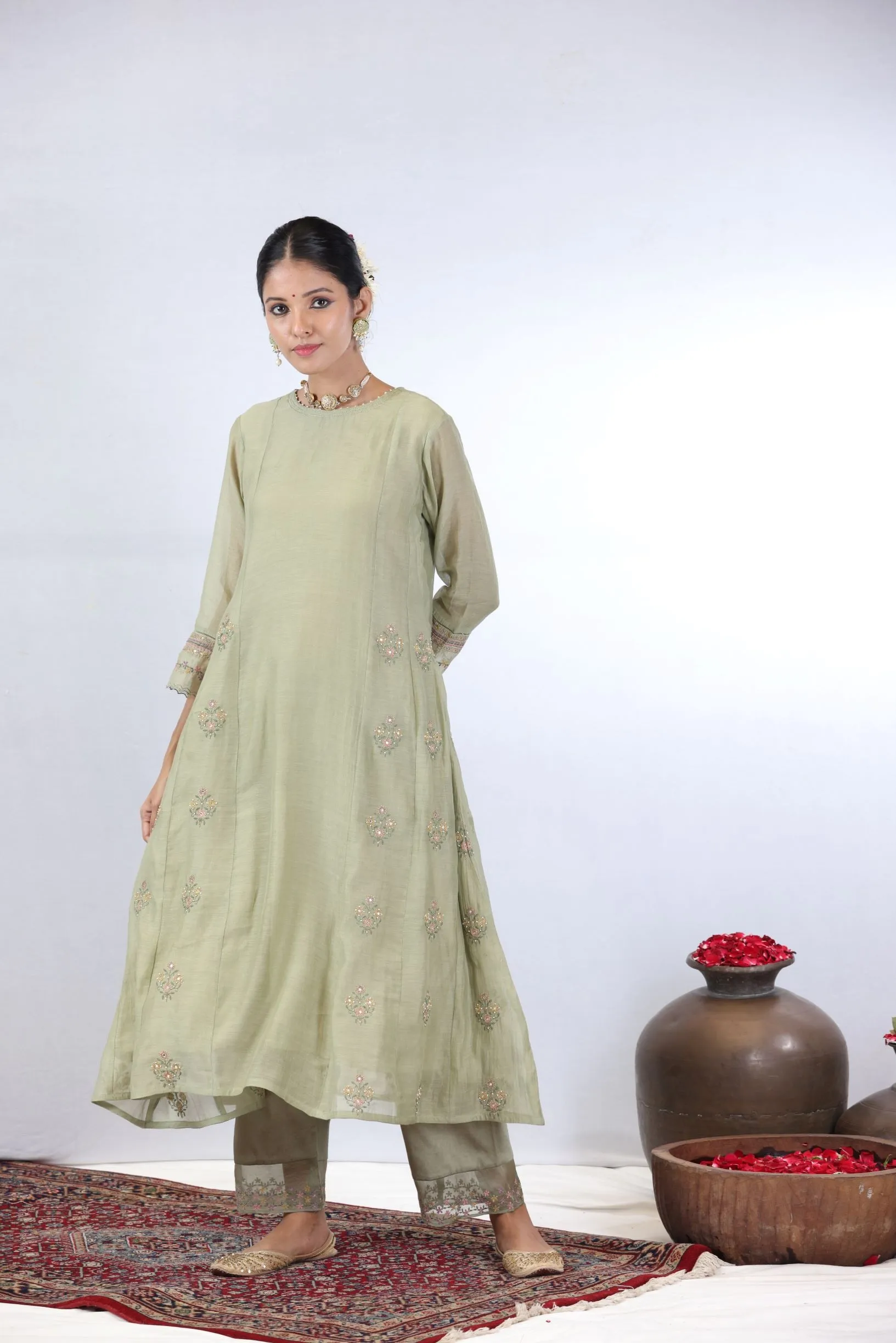 KALI EMBROIDERED KURTA SET - GREEN