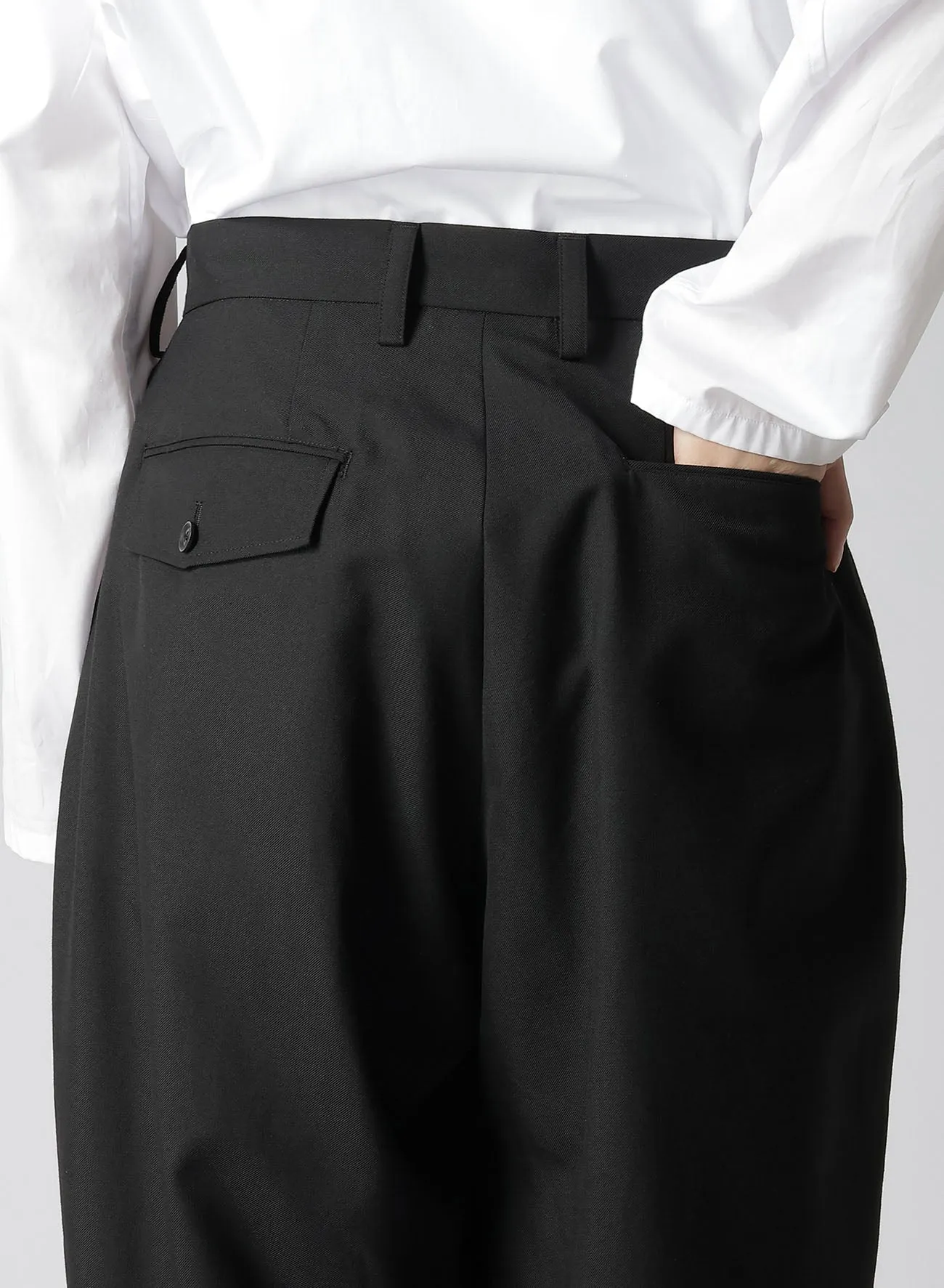 WOOL POLYESTER GABARDINE CROSS TUCK  PANTS